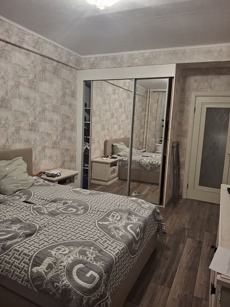 3-к. квартира, 77 м², 4/15 эт.