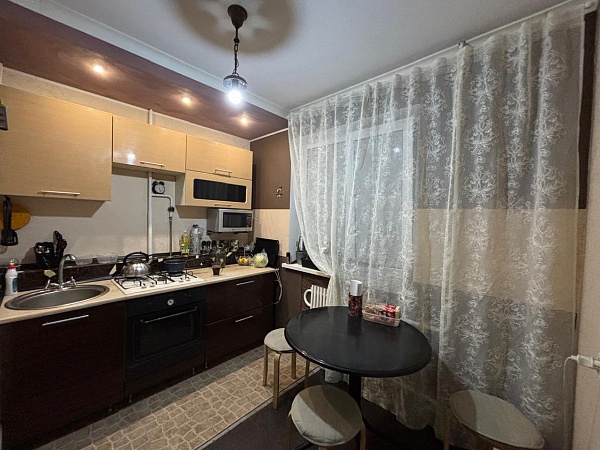 2-АЯ В ЦЕНТРЕ ЗАХОДИ И ЖИВИ.