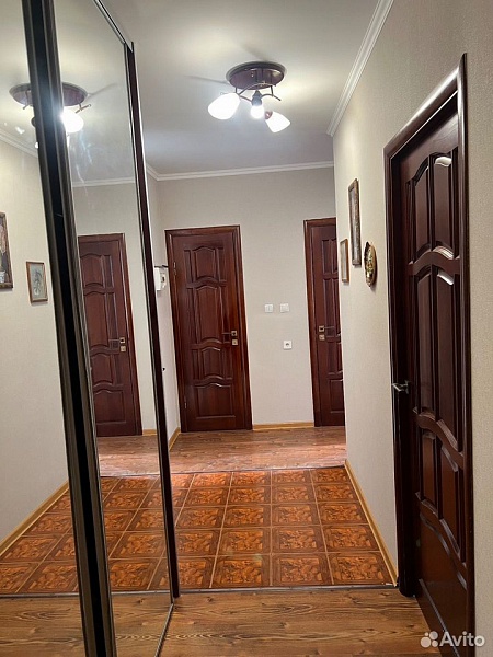 2-к. квартира, 61 м², 2/10 эт.