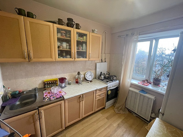 3-к. квартира, 60 м², 4/4 эт.
