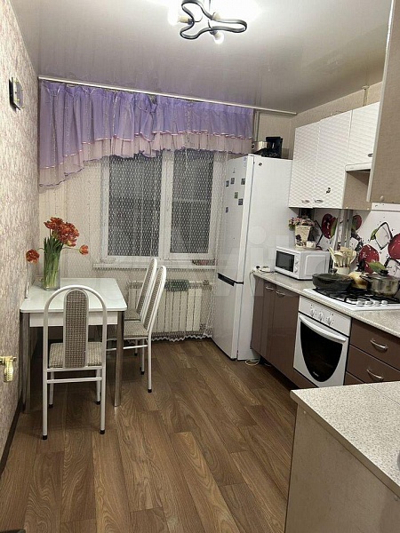 3-к. квартира, 79 м², 2/10 эт.