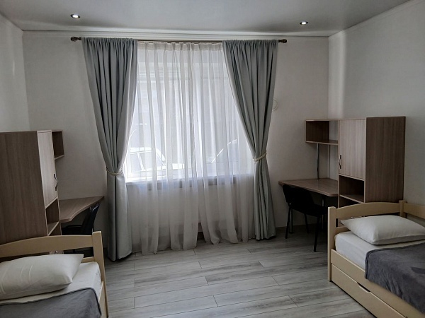 2-к. квартира, 64 м², 1/4 эт.