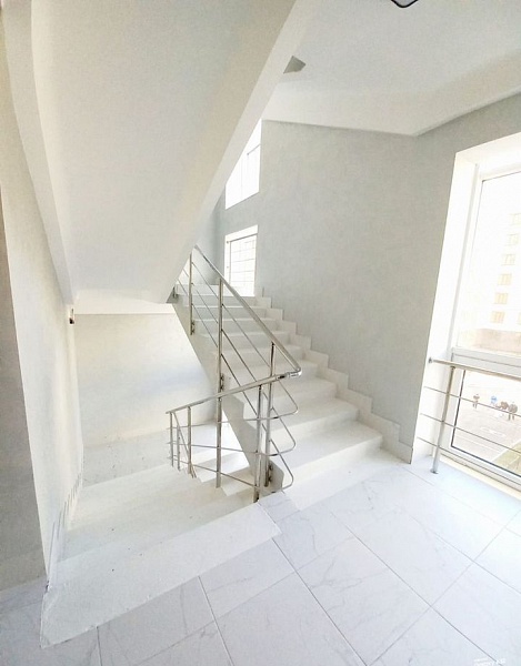 3-к. квартира, 93 м², 4/8 эт.