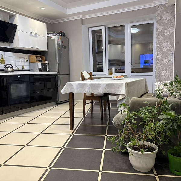 2-к. квартира, 90 м², 12/18 эт.