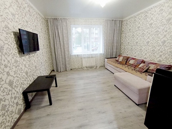 2-к. квартира, 60 м², 1/14 эт.