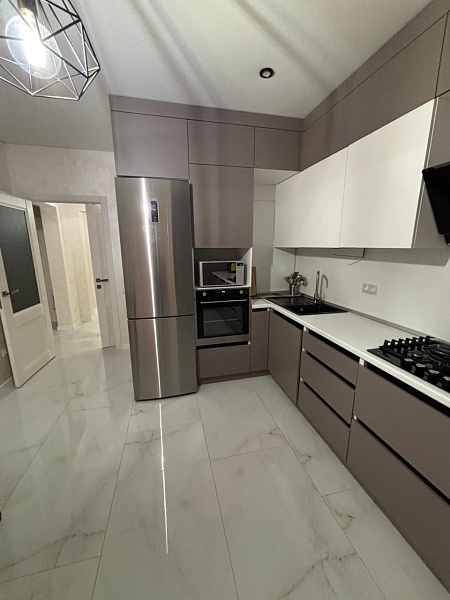 3-к. квартира, 95,6 м², 1/6 эт.