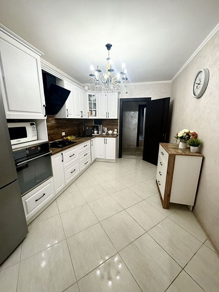 4-к. квартира, 107 м², 2/9 эт.