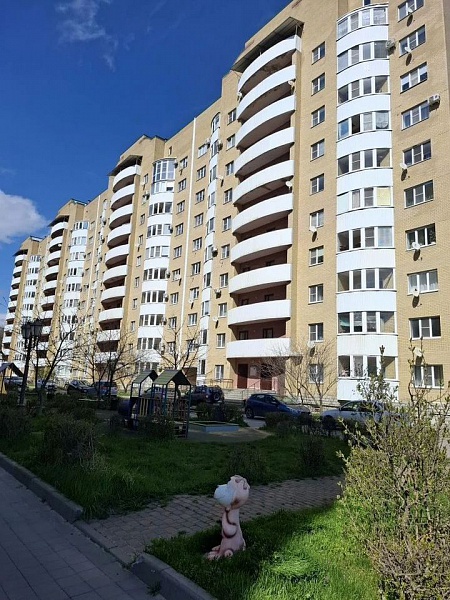 3-к. квартира, 81 м², 10/10 эт.