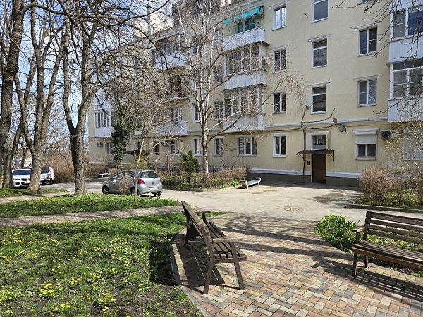 3-к. квартира, 54 м², 1/5 эт.