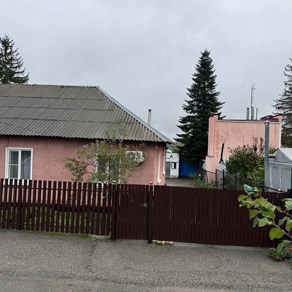 3-к. квартира, 72 м², 1/1 эт.