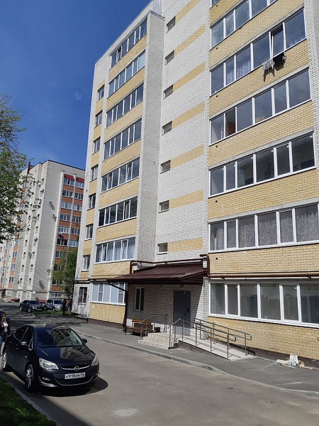 3-к. квартира, 93 м², 3/8 эт.
