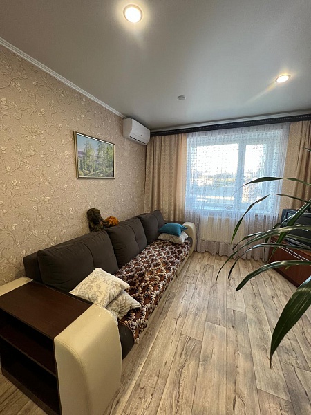 1-АЯ ВЫСОКИЙ ЦОКОЛЬ , УКОМПЛЕКТОВАННАЯ