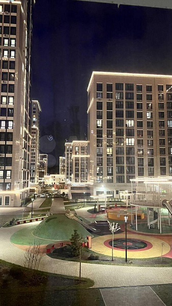 2-к. квартира, 74 м², 2/8 эт.