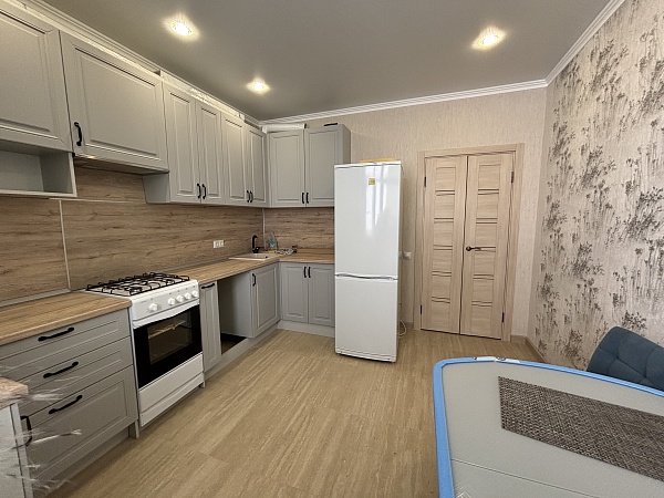 1-АЯ КВАРТИРА С БОЛЬШОЙ КУХНЕЙ